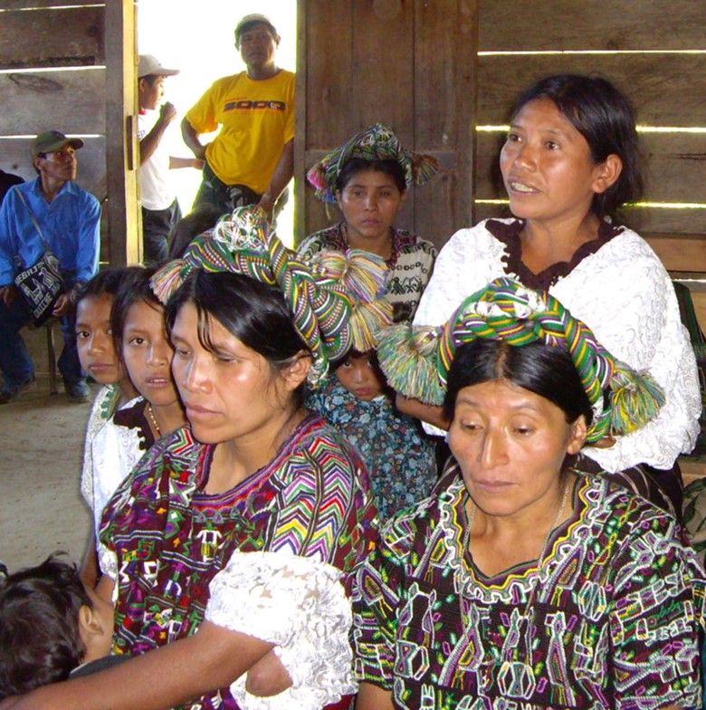 Sharing experiences at COP21: How a Community Hydroelectric Plant Project can Empower Women
